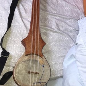 Guitar. (Tibetan guitar)
